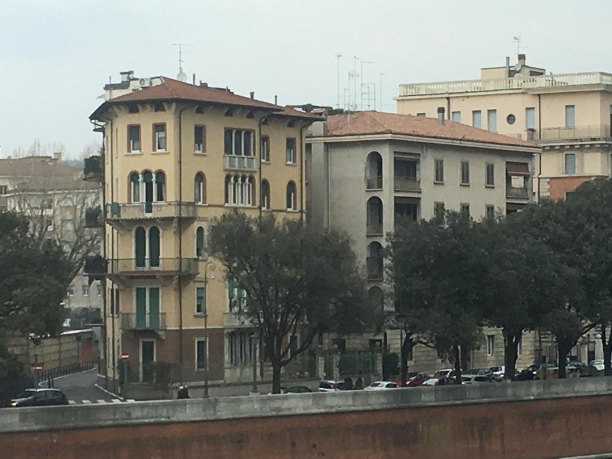Adige Penthouse Aparthotel Verona Bagian luar foto