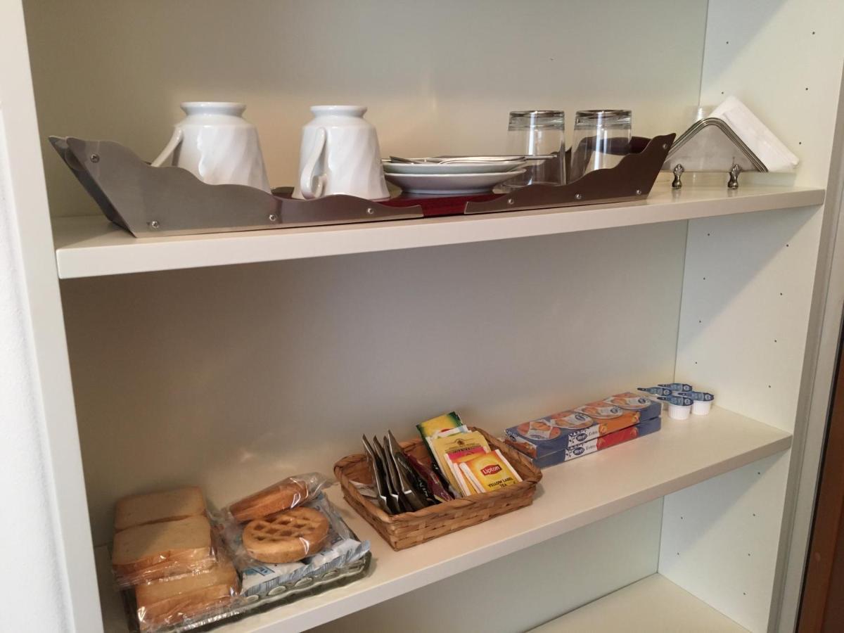 Adige Penthouse Aparthotel Verona Bagian luar foto